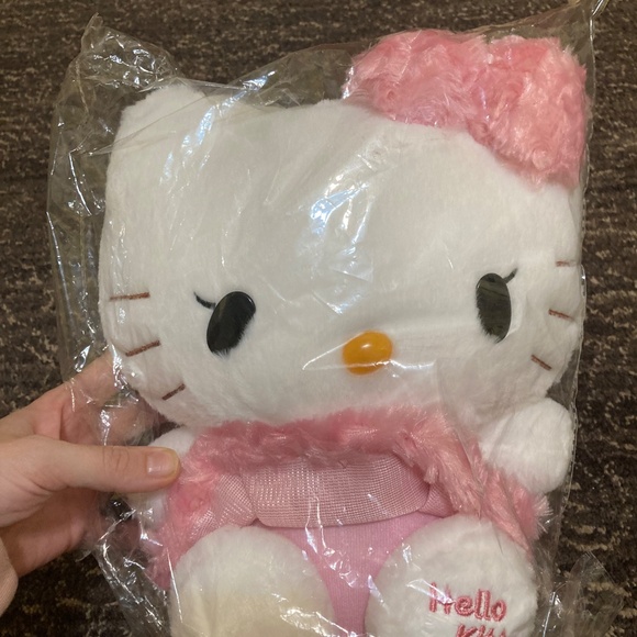 Hello kitty plush - Picture 2 of 5